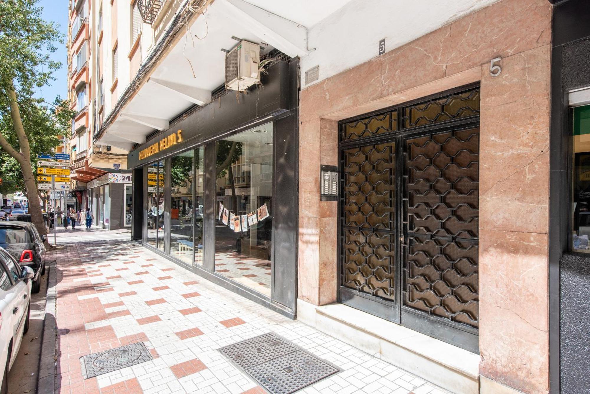 Malaga Hub Lägenhet Exteriör bild